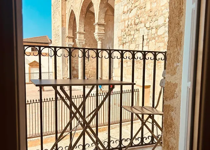 Cathedral Palace Apartment *